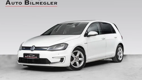 VOLKSWAGEN GOLF E-GOLF EXCLUSIVE ACC SKINN R.KAM KEYLESS PDC LED NAVI++