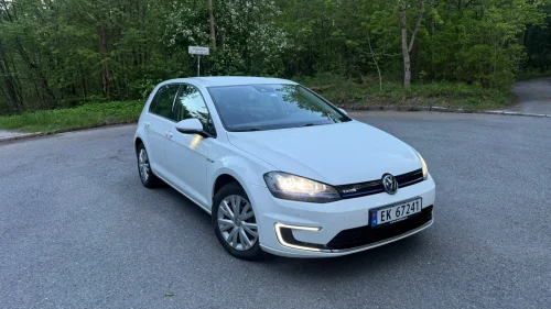VOLKSWAGEN GOLF E-Golf, lav km og nylig eu