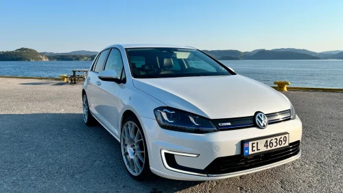 VOLKSWAGEN GOLF E-golf / Skinn seter / Ekstra utstyrt / Perfekt bybil