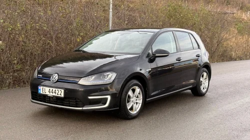 VOLKSWAGEN GOLF 35Kwh/lang rekkevidde/R.kam/keyless/ny eu