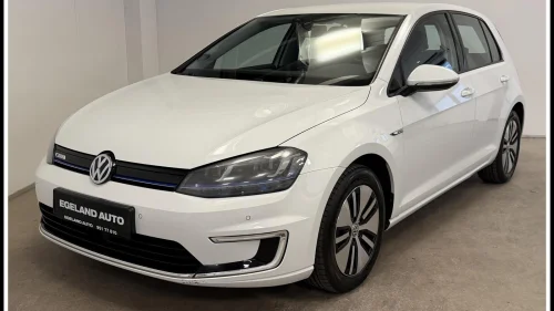 VOLKSWAGEN GOLF 116hk ACC DAB+ BT P.Sensorer Ny Service EU 09/28++