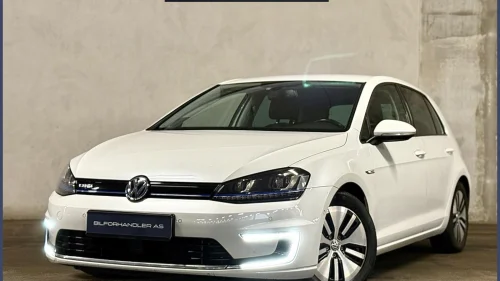 VOLKSWAGEN GOLF 12 MND GARANTI | TOPP UTSTYR | ACC | DYNAUDIO