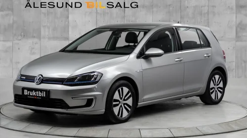 VOLKSWAGEN GOLF Exclusive / Skinn / ACC / Navi / NYTT BATTERI / +++
