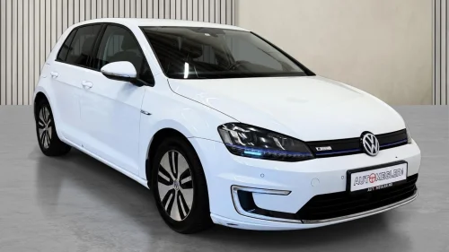 VOLKSWAGEN GOLF AUTOMAT / ISOFIX / ACC / NAVI / R.KAM / SKINN / BT