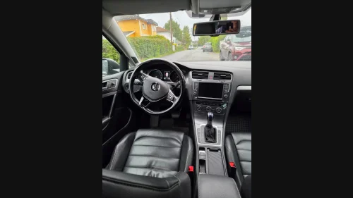 VOLKSWAGEN GOLF