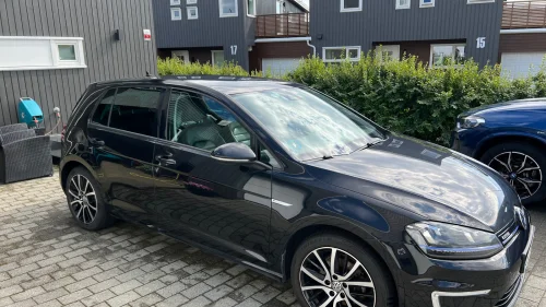 VOLKSWAGEN GOLF eGolf / Ryggekamera / Skinn / EU til 27