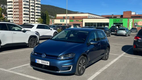 VOLKSWAGEN GOLF
