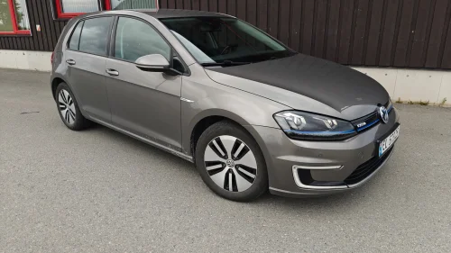 VOLKSWAGEN GOLF Adaptiv cruise, Skinn, Keyless, EU ok + nylig service