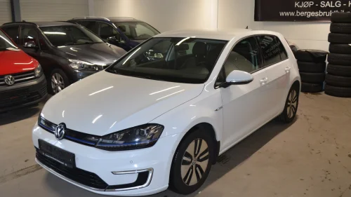 VOLKSWAGEN GOLF Skinn Navi ,Kompl Serv H  EU- Okt 2026 ,Meget Pen
