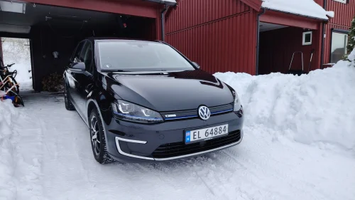 VOLKSWAGEN GOLF