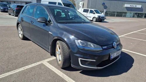 VOLKSWAGEN GOLF E-Golf 116 hk ACC/NAVI/KAMERA ++