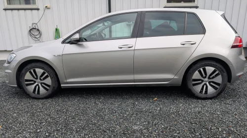 VOLKSWAGEN GOLF Exclusive