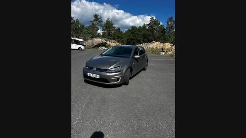 VOLKSWAGEN GOLF VOLKSWAGEN E-GOLF
