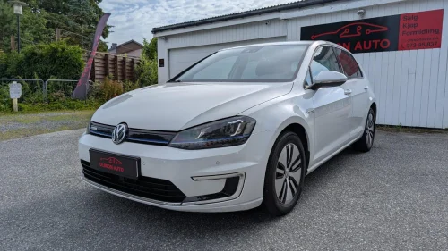 VOLKSWAGEN GOLF EU 27 / Skinn / Keyless /
