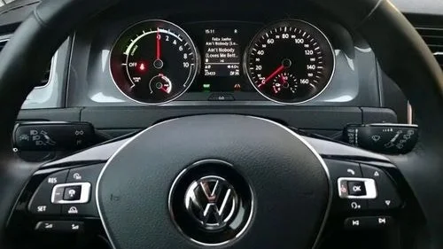 VOLKSWAGEN GOLF E-Golf