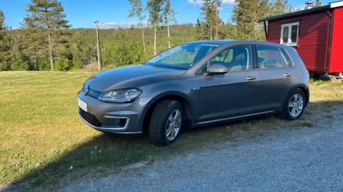 VOLKSWAGEN GOLF E-Golf 2015