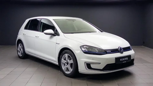 VOLKSWAGEN GOLF e-Golf /Adaptiv Cruis /Navi /Kamera /LED /Keyles /Lader