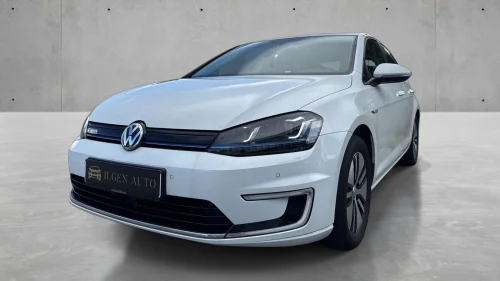 VOLKSWAGEN GOLF E-Golf/ Ny AC Service/ACC/PDC/Isofix