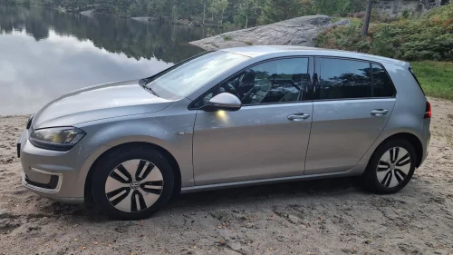 VOLKSWAGEN GOLF E-golf/skinn/kamera/varmepumpe/ny service/EU ok 2027
