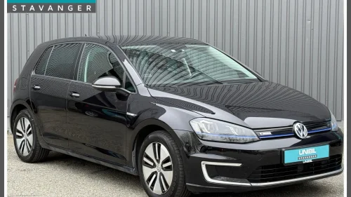 VOLKSWAGEN GOLF e-Golf Skinn Kamera Dynaudio ACC Keyless Ny Service!