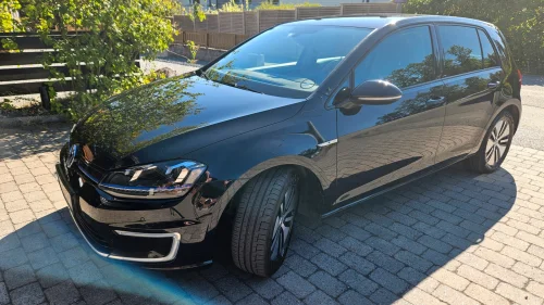 VOLKSWAGEN GOLF E Golf