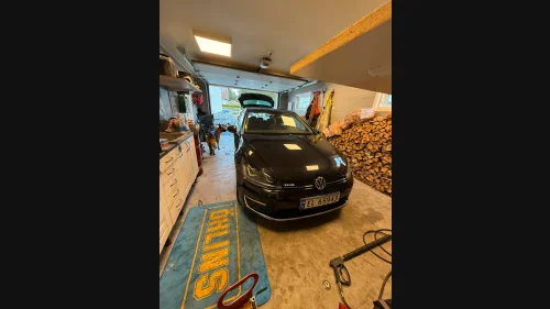 VOLKSWAGEN GOLF