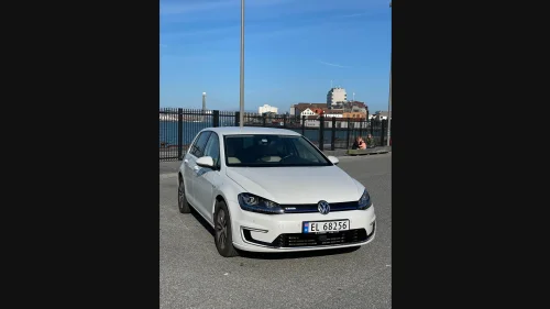 VOLKSWAGEN GOLF E-GOLF* LAV km* SKINN* RYGGEKAMERA*NY EU + NY SERVICE
