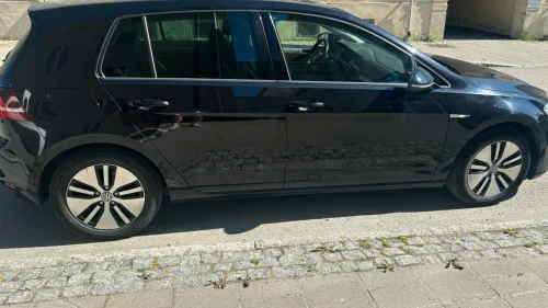 VOLKSWAGEN GOLF E-Golf