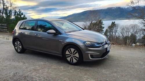 VOLKSWAGEN GOLF Topputstyrt,Dynaudio,Heilskinn,Varmepumpe,Keyless,ACC