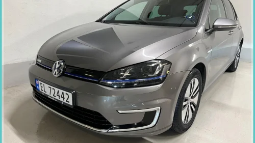 VOLKSWAGEN GOLF 85 KW -ACC-BT-NAVI-DAB+-SKINN-R.KAMERA-CARPLAY+++