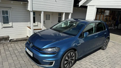 VOLKSWAGEN GOLF