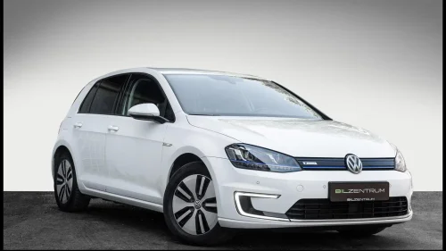 VOLKSWAGEN GOLF E-Golf ACC Navi R.Kamera V.Pumpe Bluetooth++
