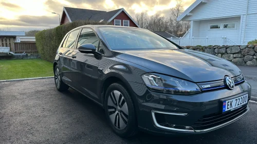 VOLKSWAGEN GOLF