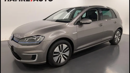 VOLKSWAGEN GOLF AdaptivC/Kamera/Navi/DAB+/AppleCar/BlindsoneV/Garanti
