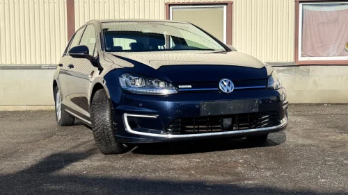 VOLKSWAGEN GOLF NAVI/CC/R.KAM.LAV KM.... SEE PRISEN