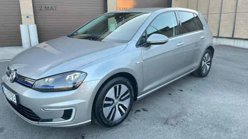 VOLKSWAGEN GOLF KEYLESS / LAV KM / SKINN / RYGGEKAMERA / CC
