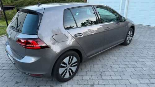 VOLKSWAGEN GOLF E-Golf 5D 115HK m/varmepumpe og skinnseter