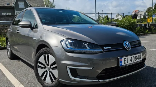 VOLKSWAGEN GOLF E-Golf Ny EU