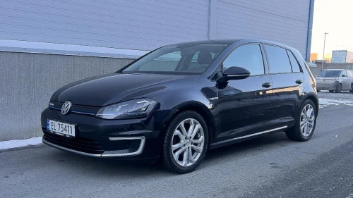 VOLKSWAGEN GOLF Automat, Skinninteriør, Ryggekamera, S+V dekk