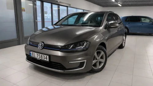 VOLKSWAGEN GOLF EU 03.2027 // CRUISE // AUTOMAT // SVDEKK // SE PRIS ++
