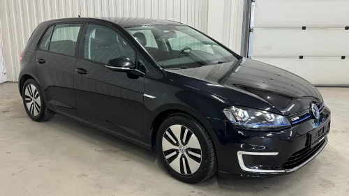 VOLKSWAGEN GOLF Exclusive Skinnseter, R-Kam. DAB Navi Adp.Cruise