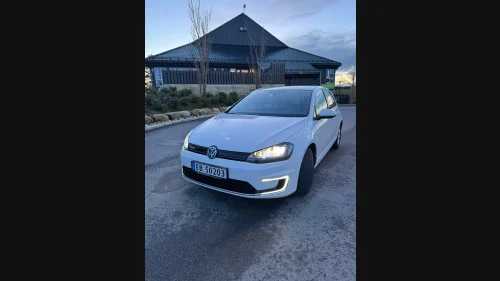 VOLKSWAGEN GOLF EGOLF 2016