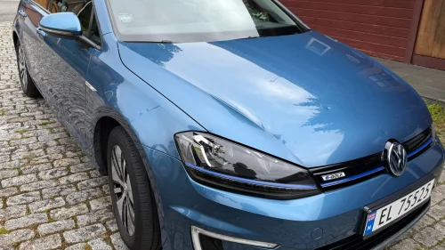 VOLKSWAGEN GOLF