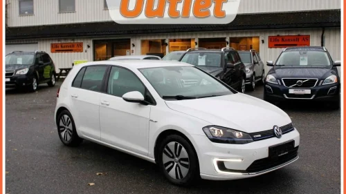 VOLKSWAGEN GOLF OUTLET/EU OK/ACC/R.KAM/SKINN/KEYLESS