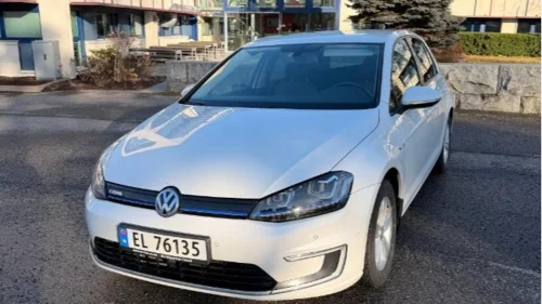 VOLKSWAGEN GOLF Automatisk, Ryggekamera, S+V dekk
