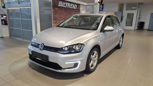 VOLKSWAGEN GOLF e-golf 116hk Automat Ad.Cruise Navi PDC Led