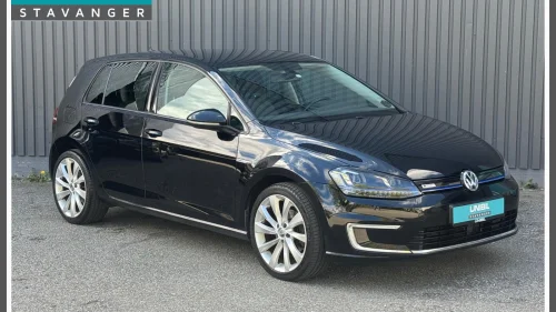 VOLKSWAGEN GOLF e-Golf/Kamera/ACC/Carplay/18"Hjul/Vinterpk/Ny Service!