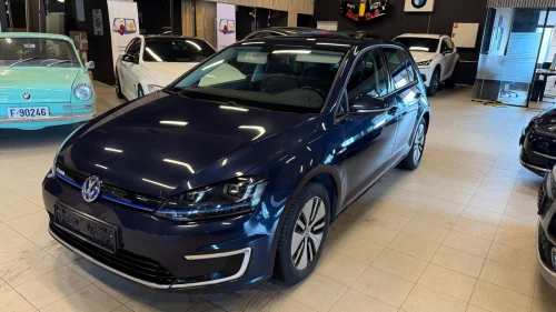 VOLKSWAGEN GOLF E-Golf/R.Kamera/ Ny EU/DAB/Kamera/ Skinn/ S+V dekk