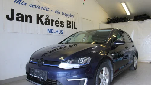 VOLKSWAGEN GOLF EL 115HK SKINN/KAMERA/NAVI/BLÅTANN/DAB/CRUISE/KEYLESS