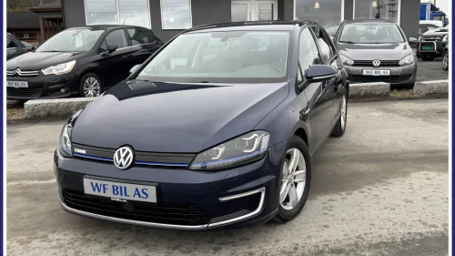 VOLKSWAGEN GOLF E -GOLF DAB / NAVI/ RYGGEKAM/FINANS FRA 0,-